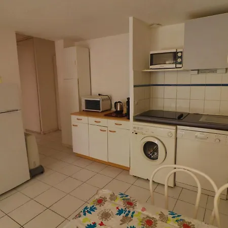Apartment Rdc A Sete: 3 Pieces, Piscine, Acces Plage, Parking, Wifi - Fr-1-472a-167 Sete